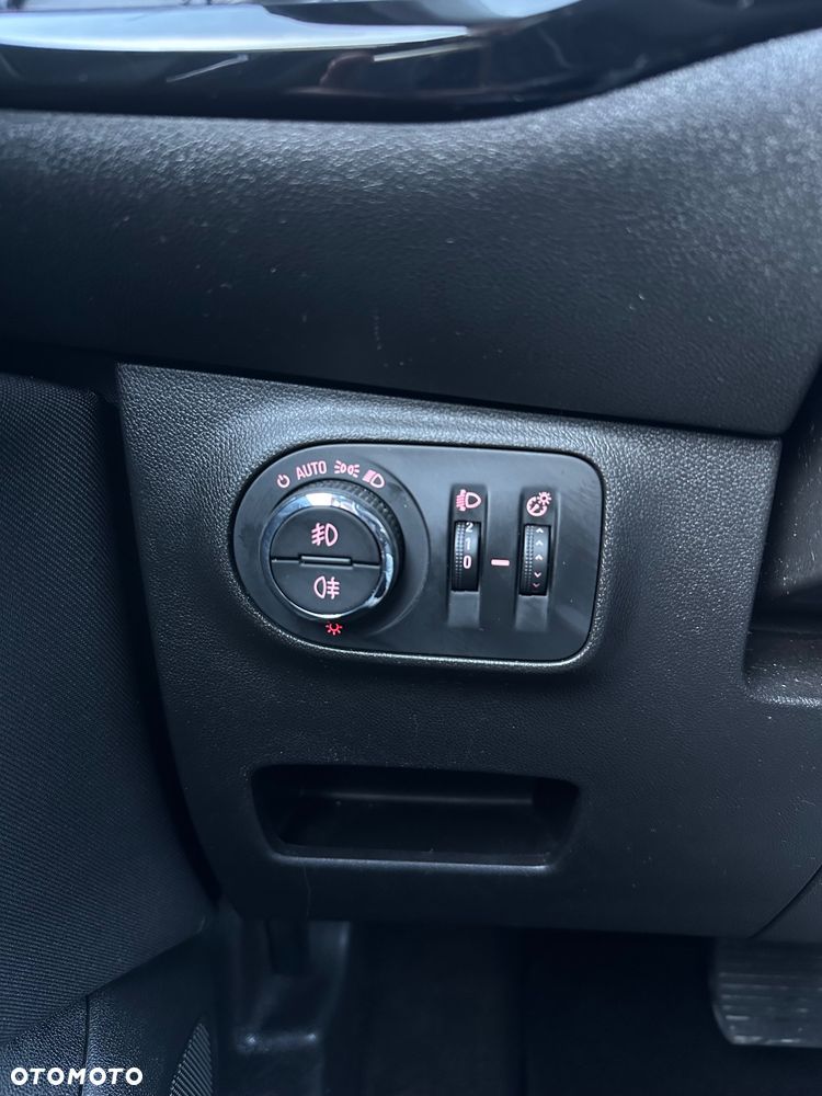 Opel Corsa 1.4 Automatik Innovation - 18