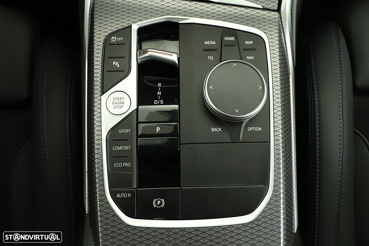 BMW 320 d Touring Pack Desportivo M Auto - 18