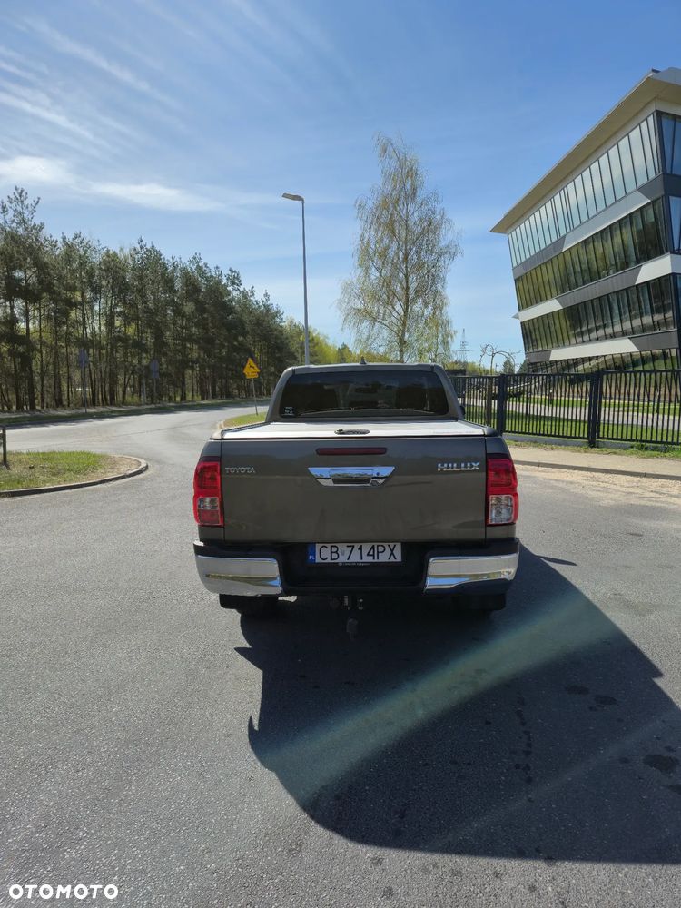 Toyota Hilux 2.4 D-4D Double Cab SR5 4x4 - 4