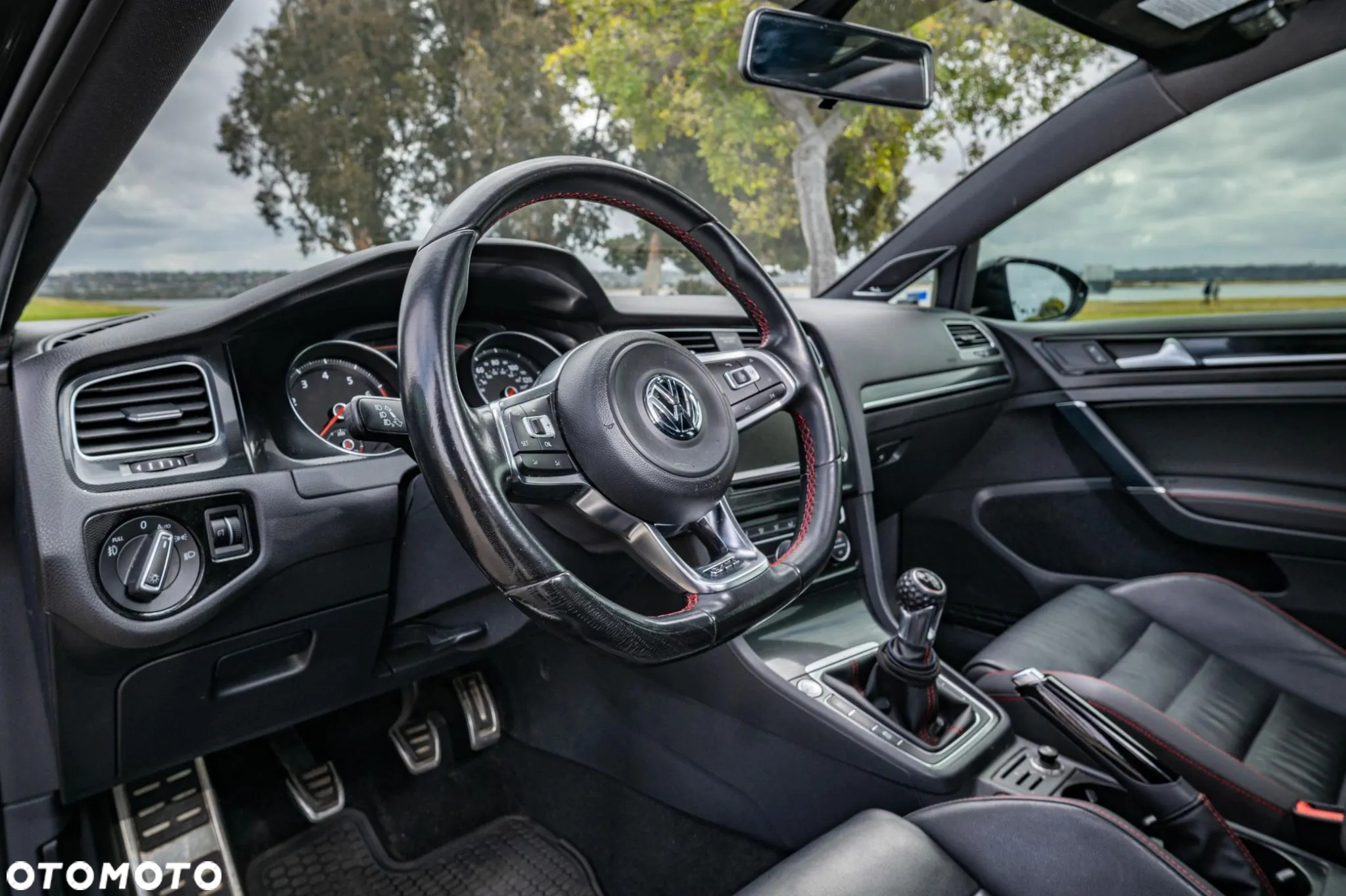 Volkswagen Golf - 39