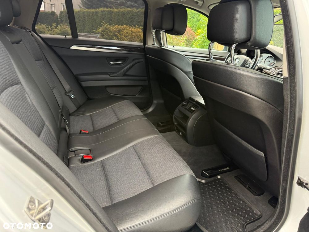 BMW Seria 5 520d - 26
