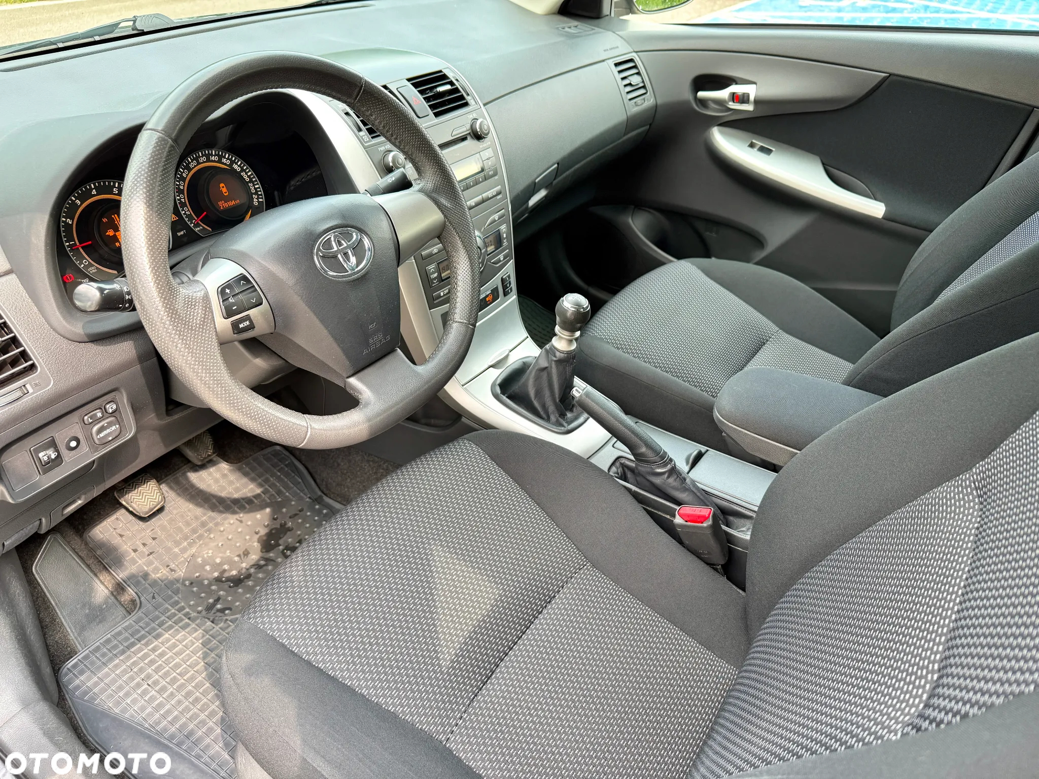 Toyota Corolla 1.6 Premium - 12