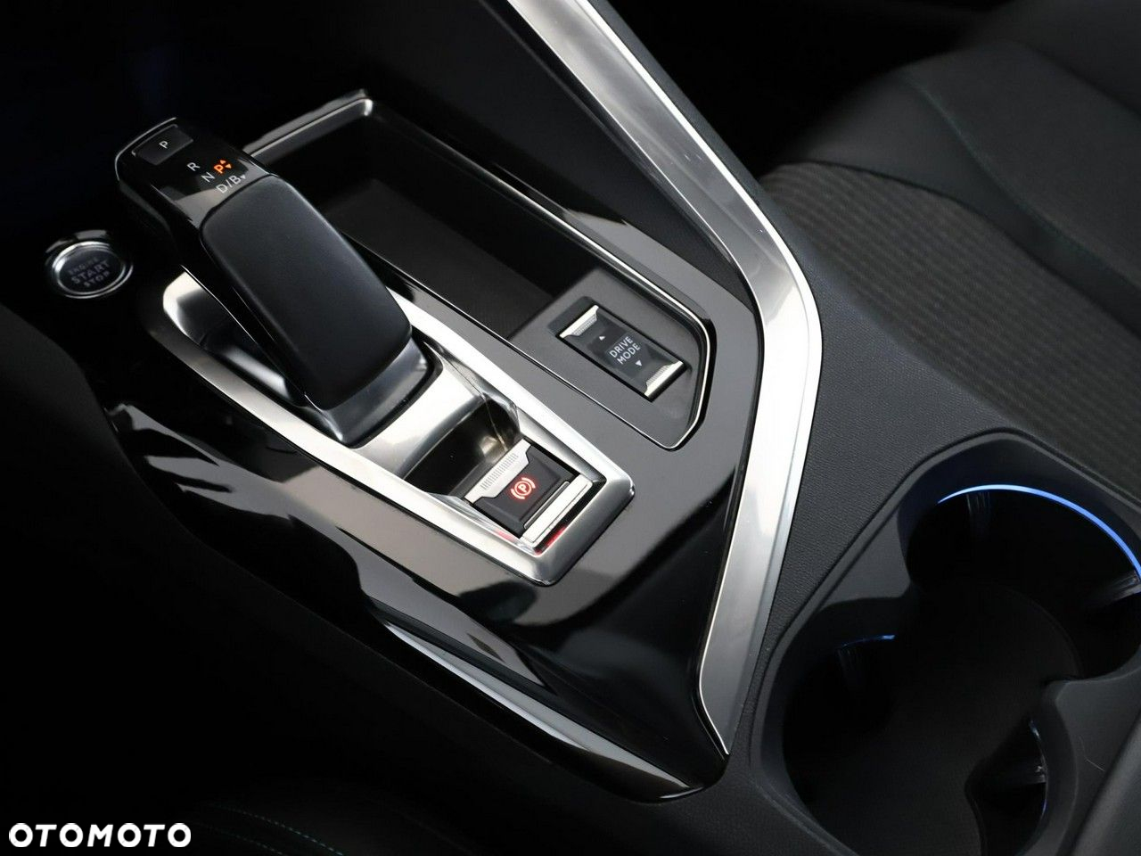 Peugeot 3008 1.6 PureTech Hybrid PHEV Allure S&S EAT8 - 28