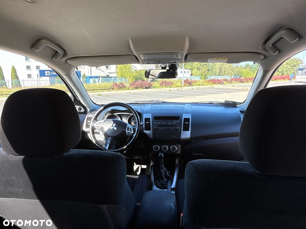 Mitsubishi Outlander 2.0 DID Intense + - 4