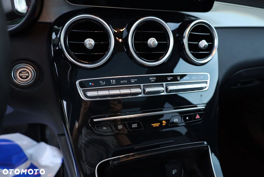 Mercedes-Benz GLC 300 e 4Matic 9G-TRONIC - 20