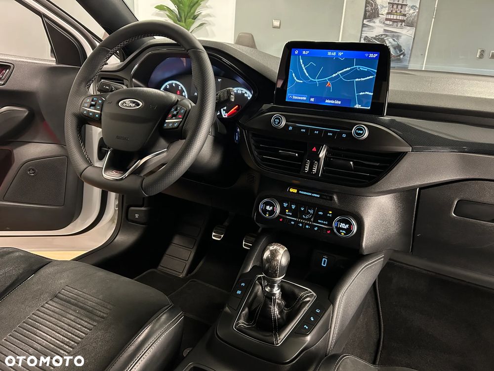 Ford Focus 2.3 EcoBoost ST Edition - 10