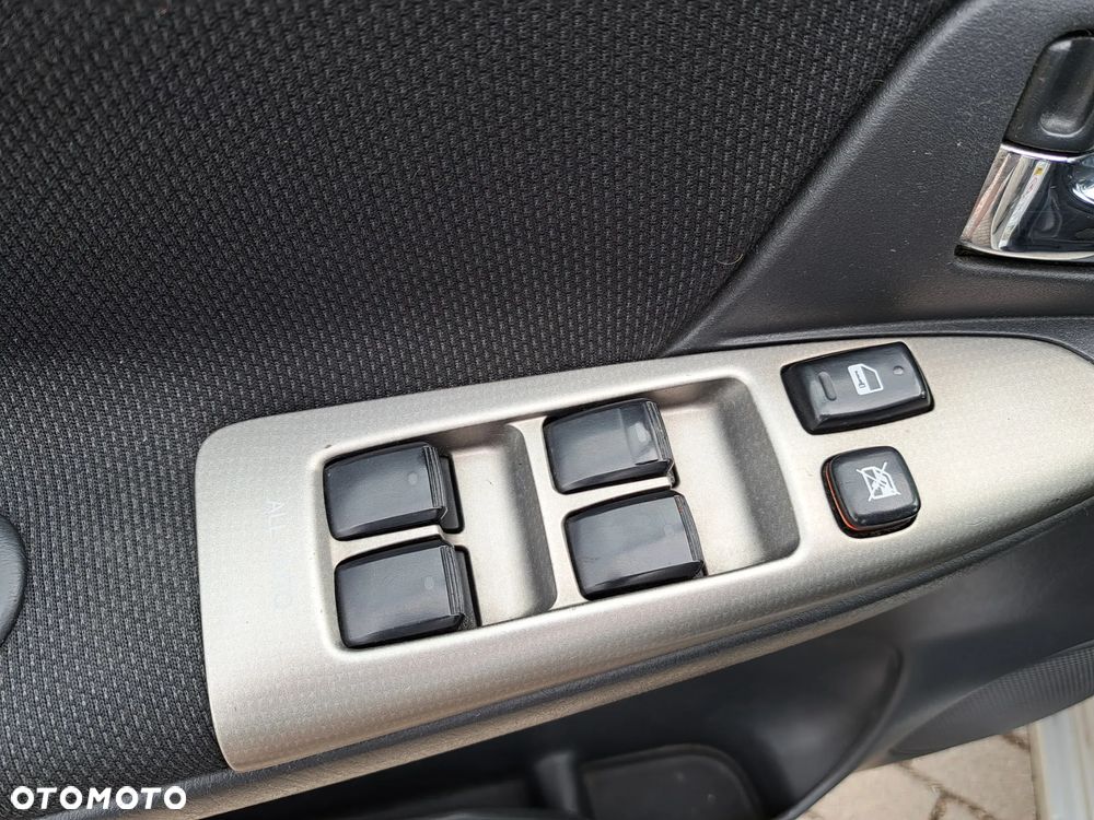 Toyota Corolla Verso - 25