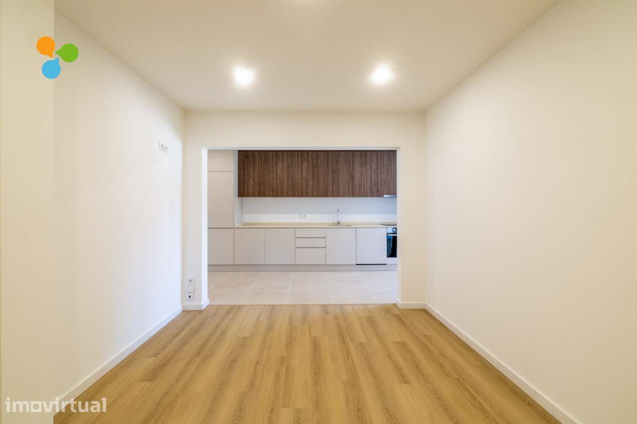 Apartamento T3 c/ Box e varanda, junto às faculdades - Grande imagem: 5/24