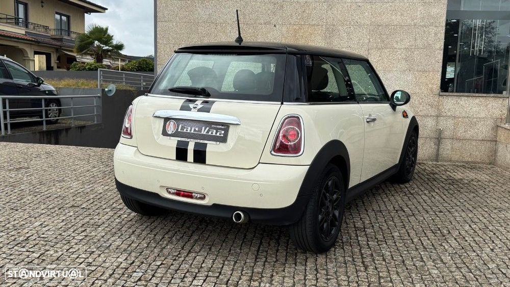MINI 3 Portas Cooper D - 6