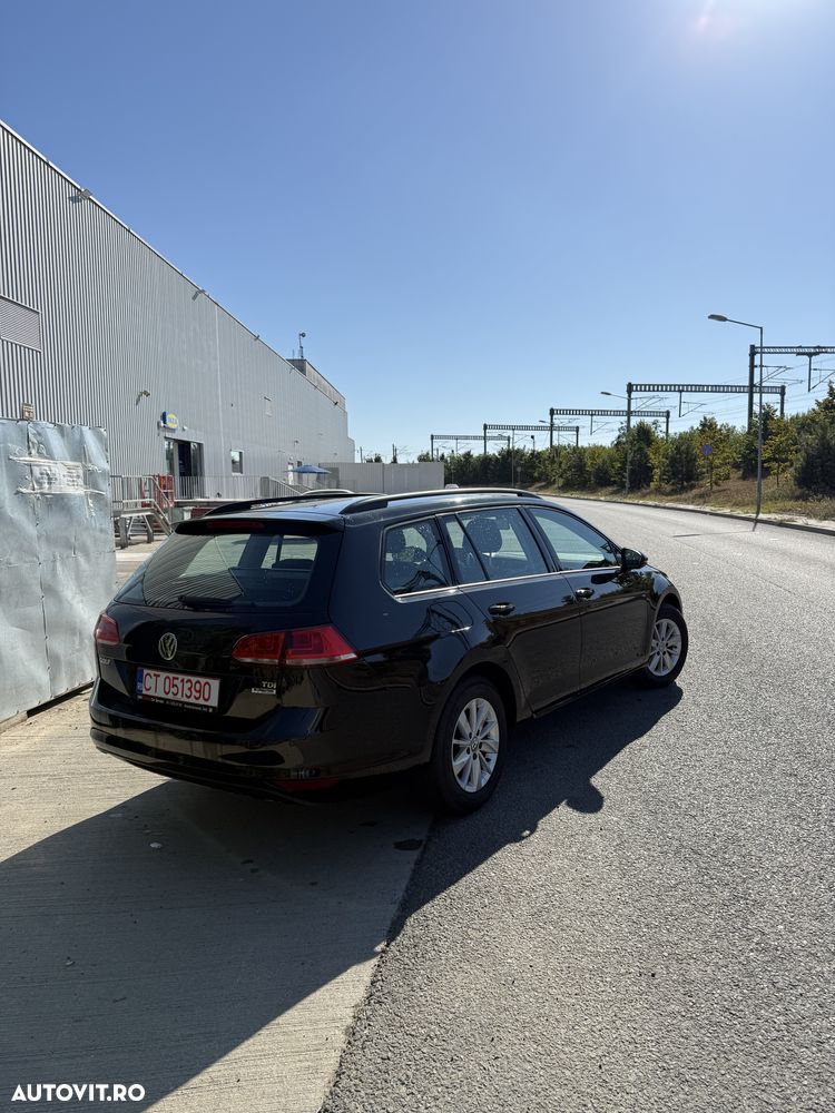 Volkswagen Golf - 6