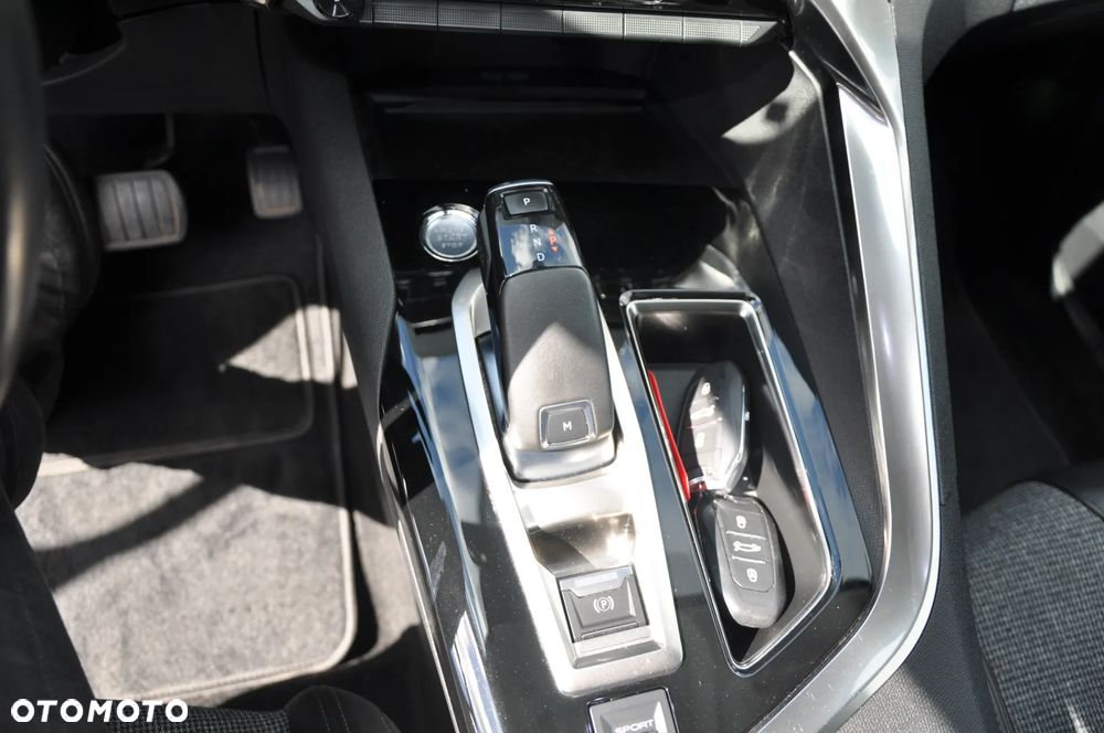 Peugeot 3008 BlueHDi 130 Stop & Start EAT8 Active Business-Paket - 19