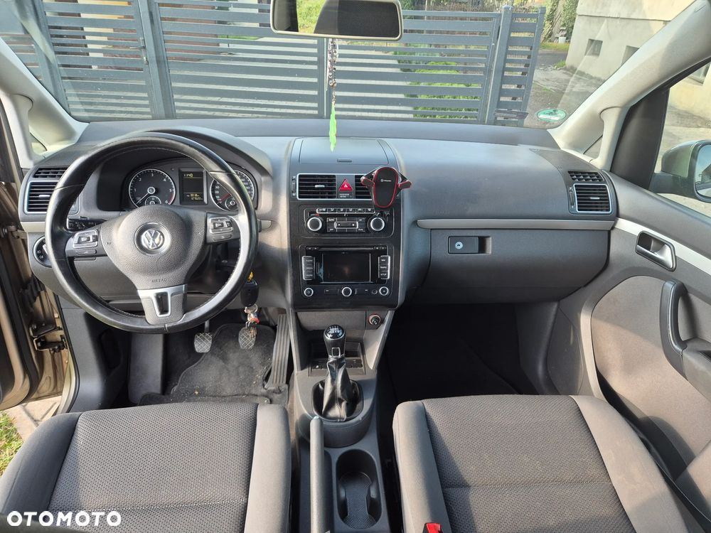 Volkswagen Touran 2012 photo 5