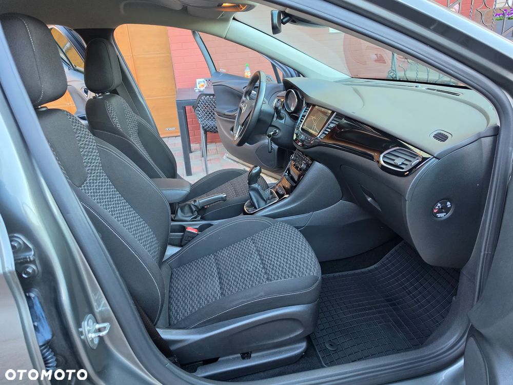 Opel Astra 1.4 T Cosmo EU6 - 17