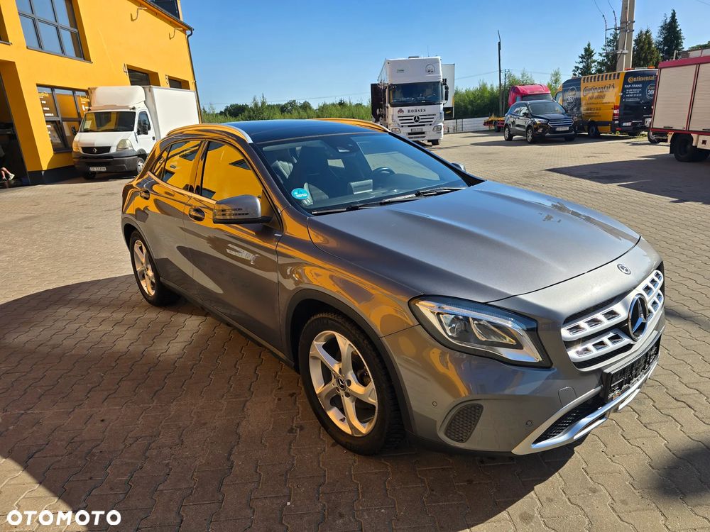 Mercedes-Benz GLA 200 d 7G-DCT - 2