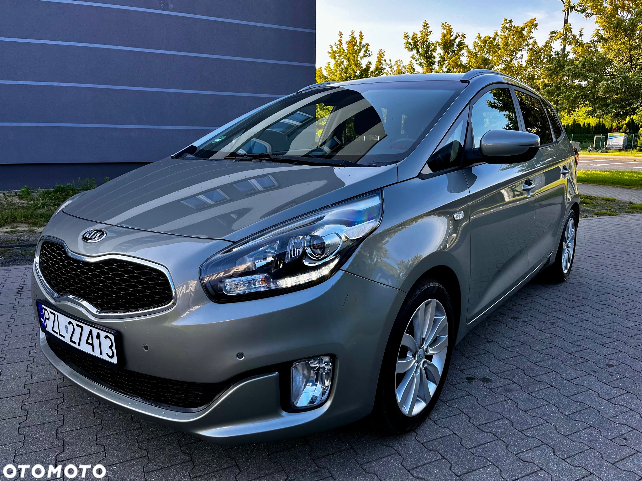 Kia Carens 1.7 CRDi L - 2