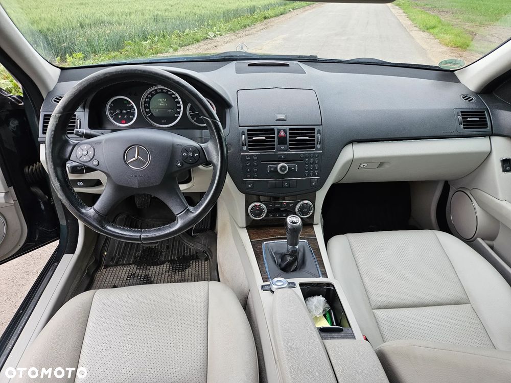 Mercedes-Benz Klasa C 220 CDI Elegance - 13