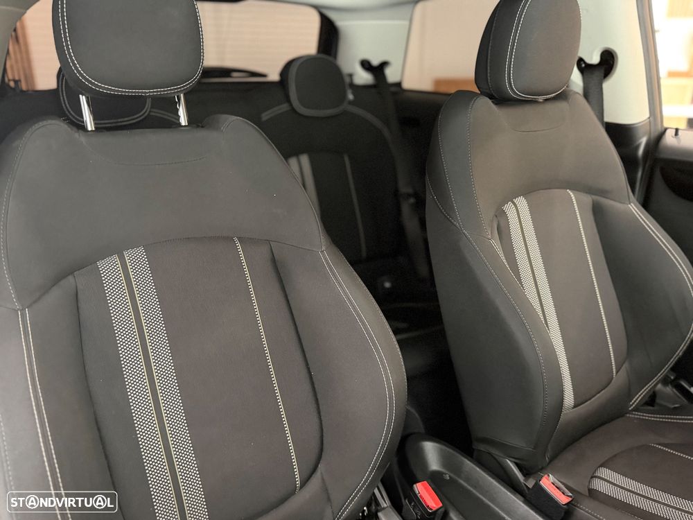 MINI 3 Portas Cooper SE Essential - 29