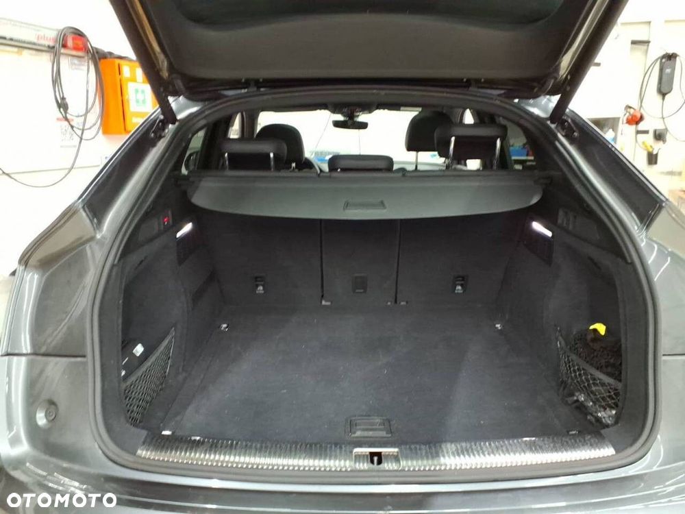 Audi Q5 Sportback - 11