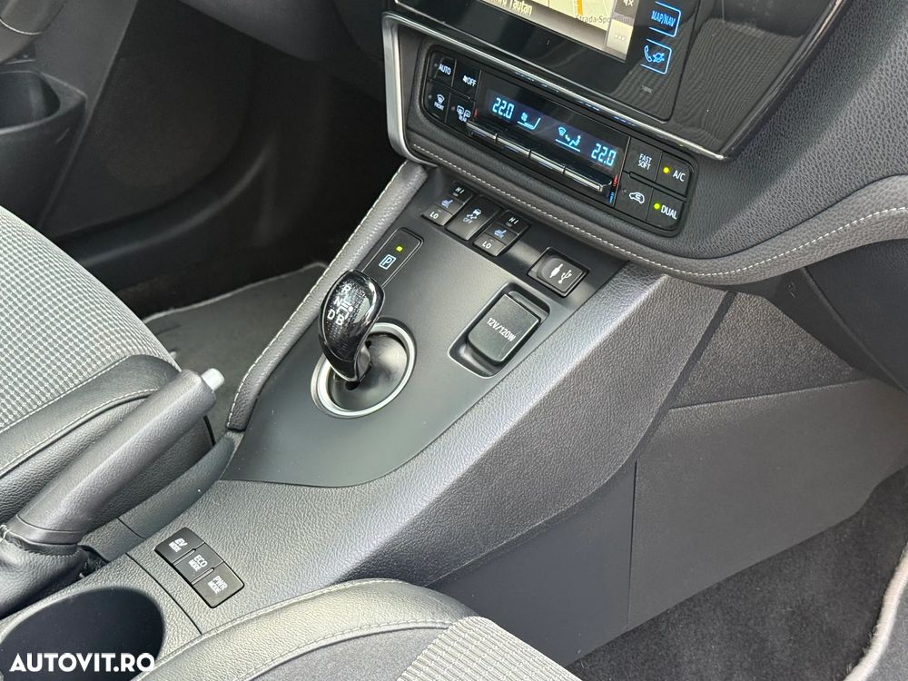 Toyota Auris 1.8 L VVT-i Hybrid Sol + - 21