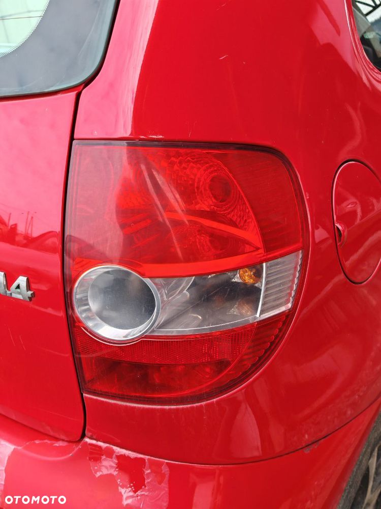 Lampy tylne Volkswagen Fox 2005r - 3