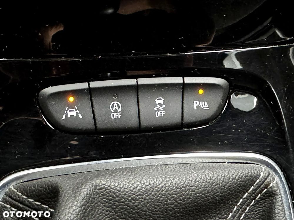 Opel Astra 1.2 T Elegance S&S - 18