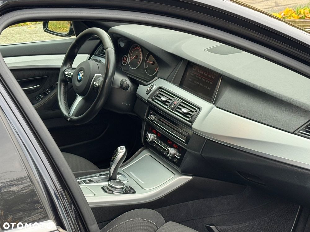 BMW Seria 5 ver-518d-m-sport - 32