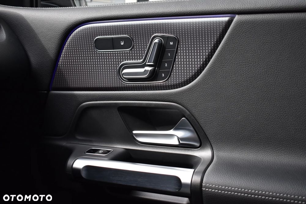 Mercedes-Benz EQB 350 4Matic AMG Line - 22