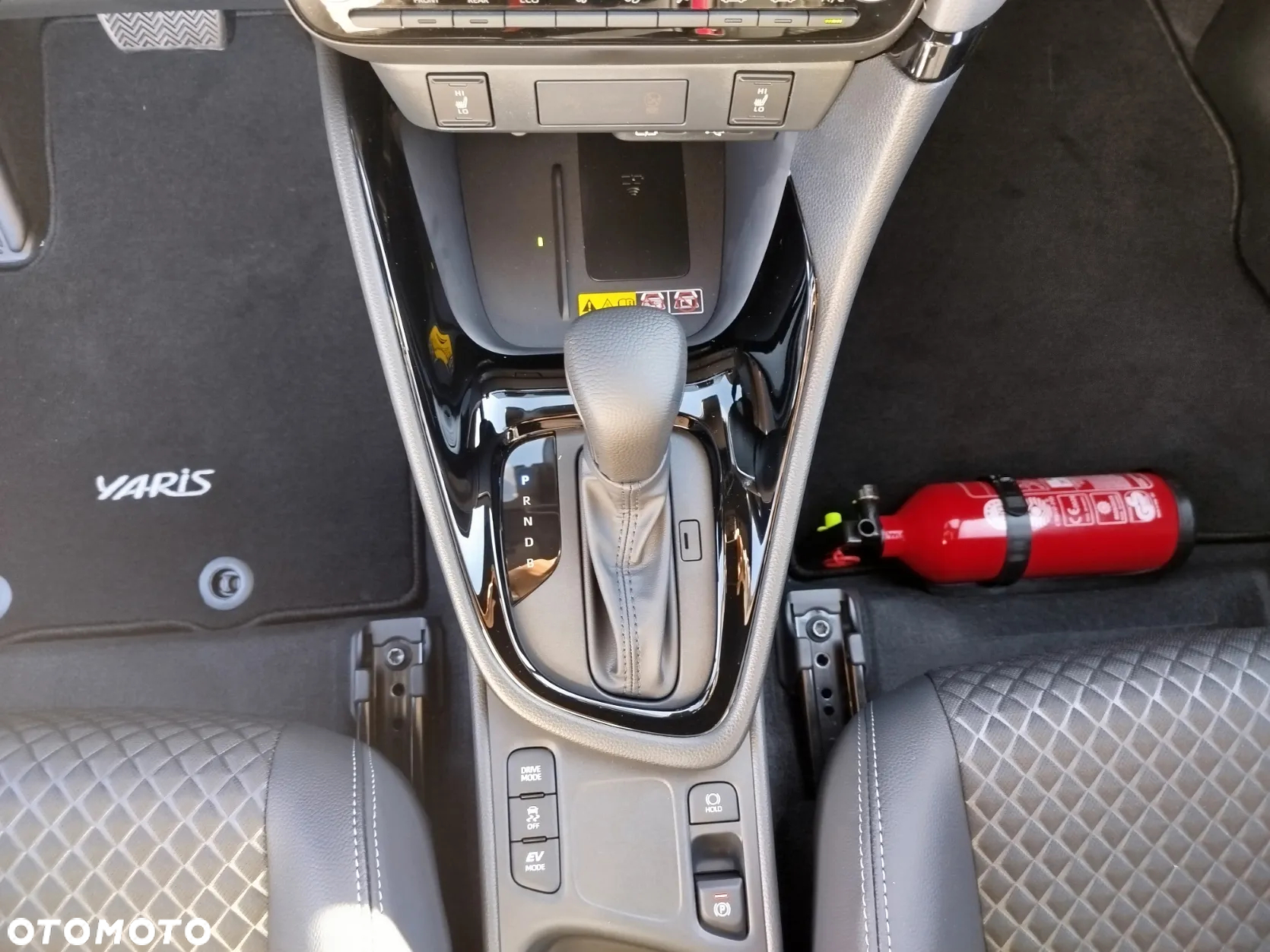 Toyota Yaris Hybrid 1.5 Executive - 14