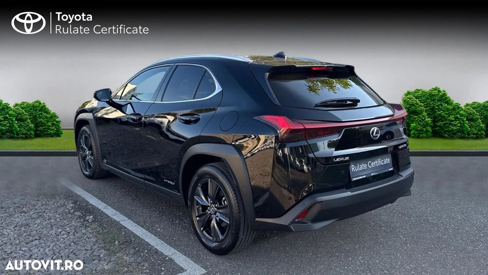 Lexus UX 250h FWD Executive - 4
