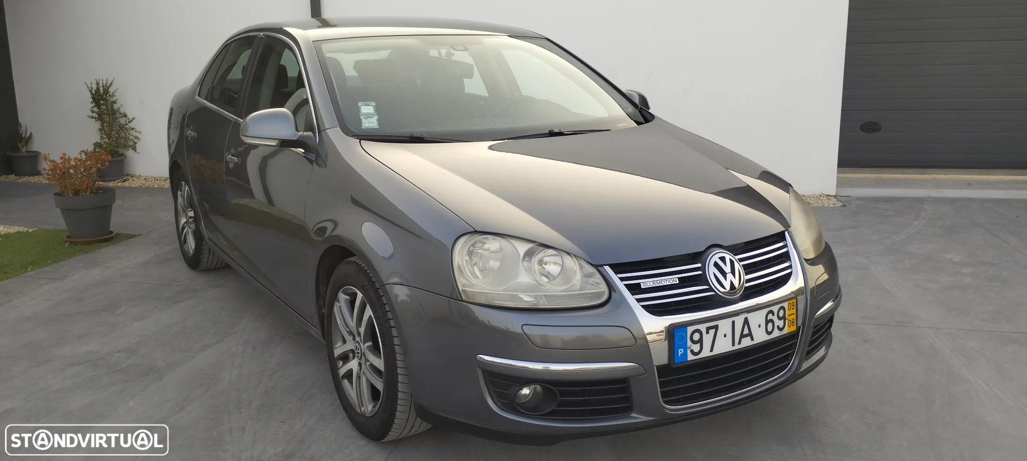 VW Jetta 1.9 TDi BlueM. Confortline - 3