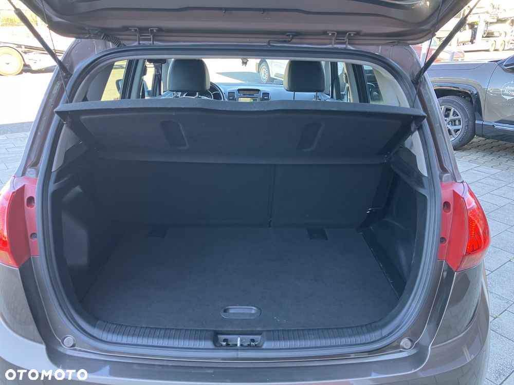 Kia Venga 1.4 L - 8