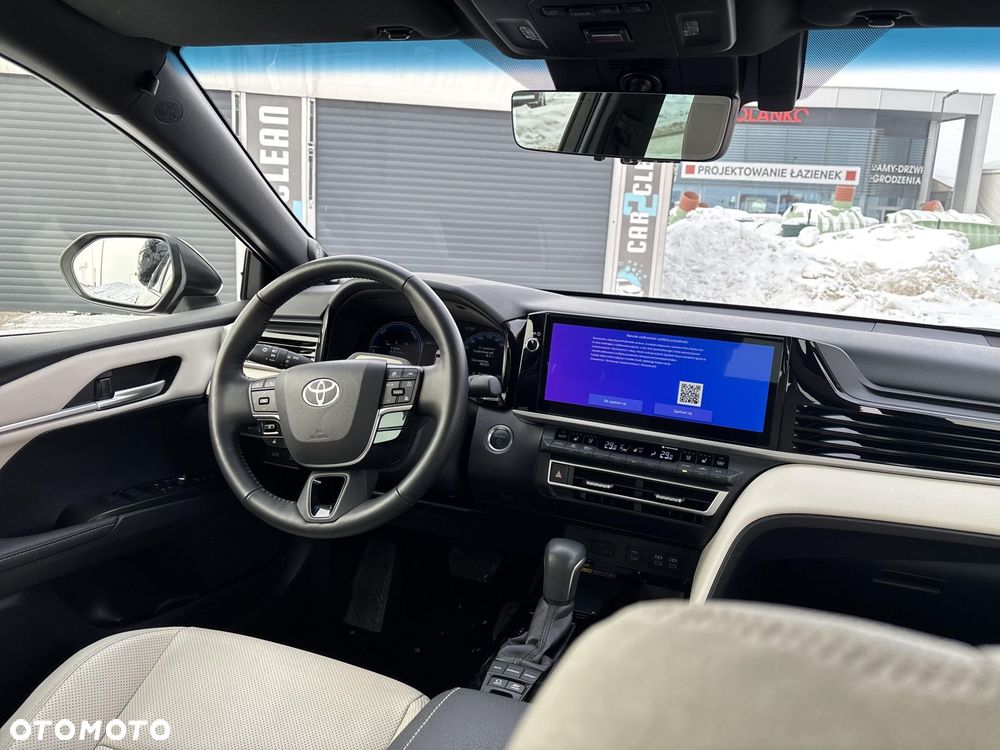 Toyota Camry - 10
