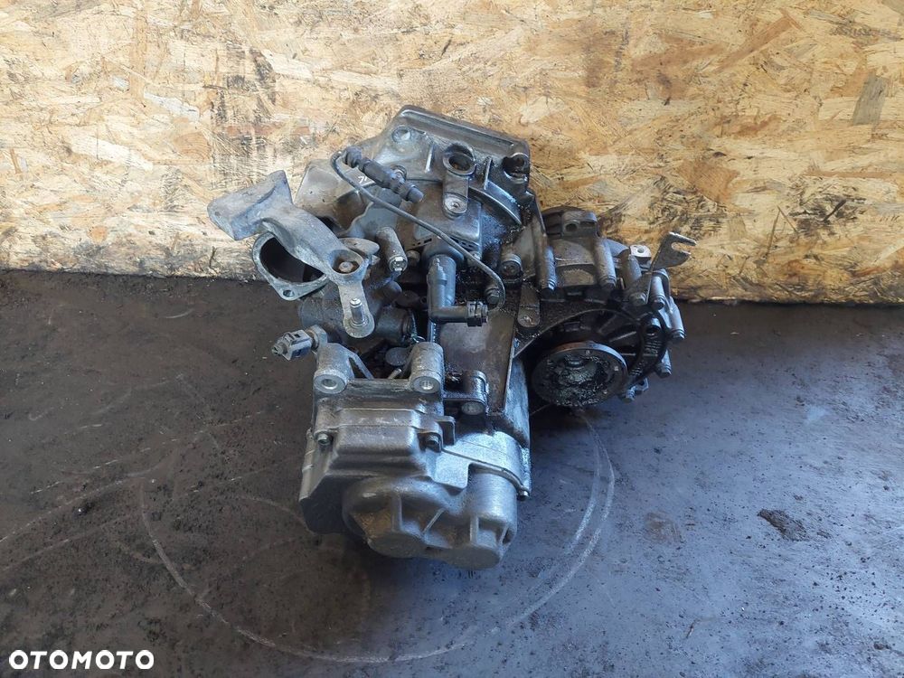 SKRZYNIA BIEGÓW AUDI A3 8P 2.0 FSI MANUAL 6 BIEGÓW GLB ID: 238064 - 3