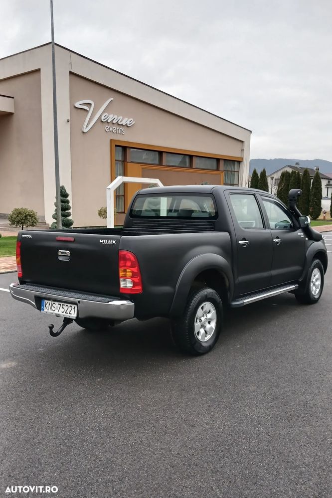 Toyota Hilux - 5