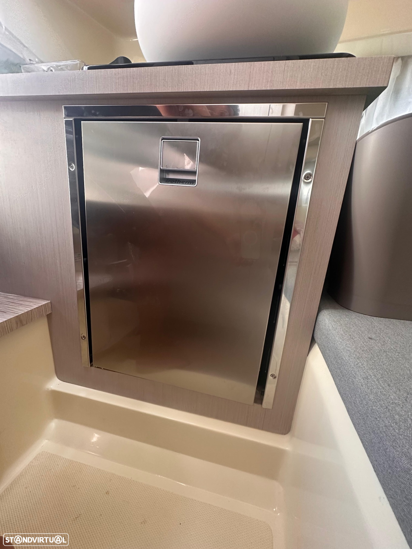 Invictus Yachts CX 240 - 23