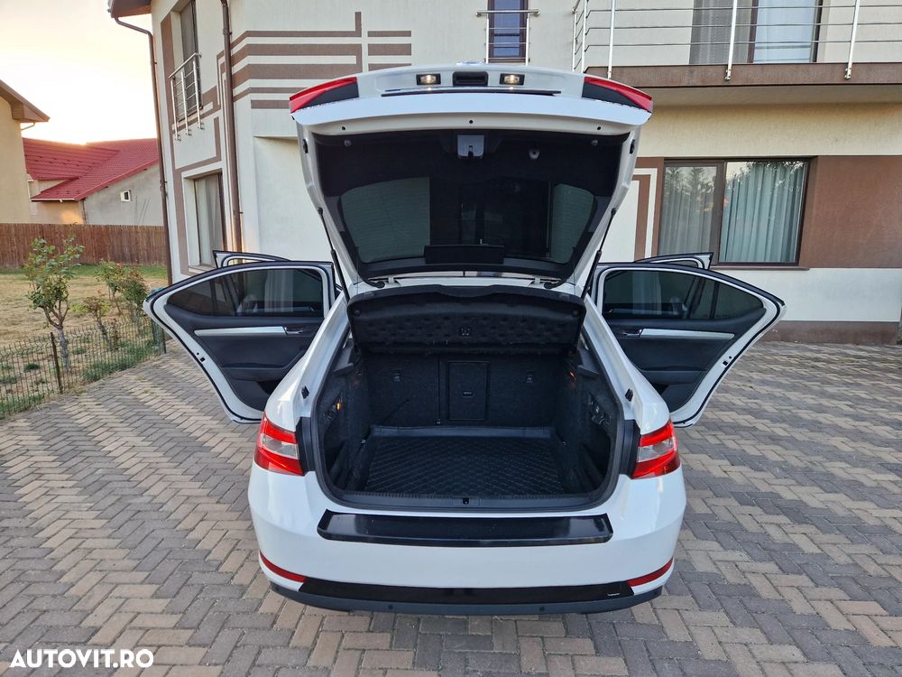 Skoda Superb 2.0 TDI Ambition - 24