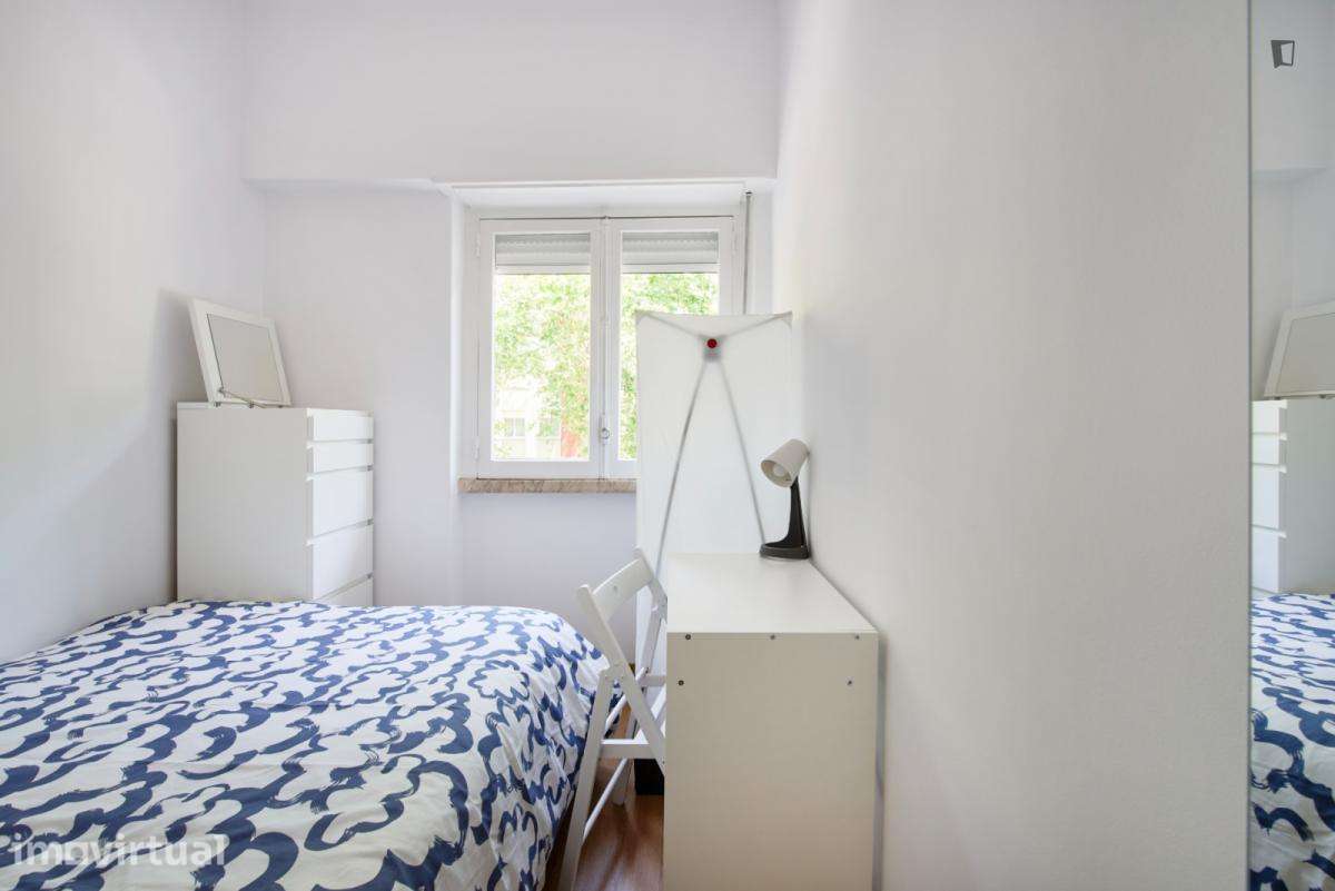 Quarto - localizado em Benfica Lisbon - Grande imagem: 2/25
