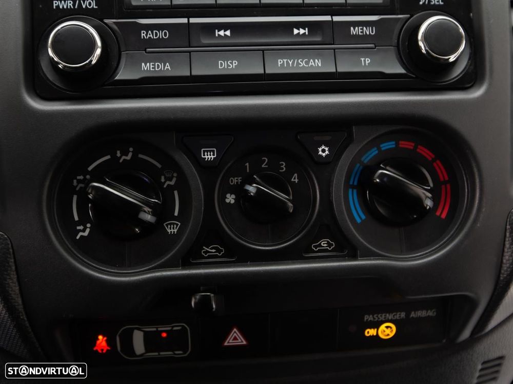 Mitsubishi L200 2.4 DI-D Club Invite 4WD c/IVA - 16