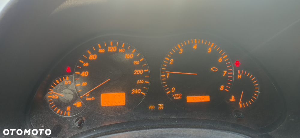 Toyota Avensis - 7