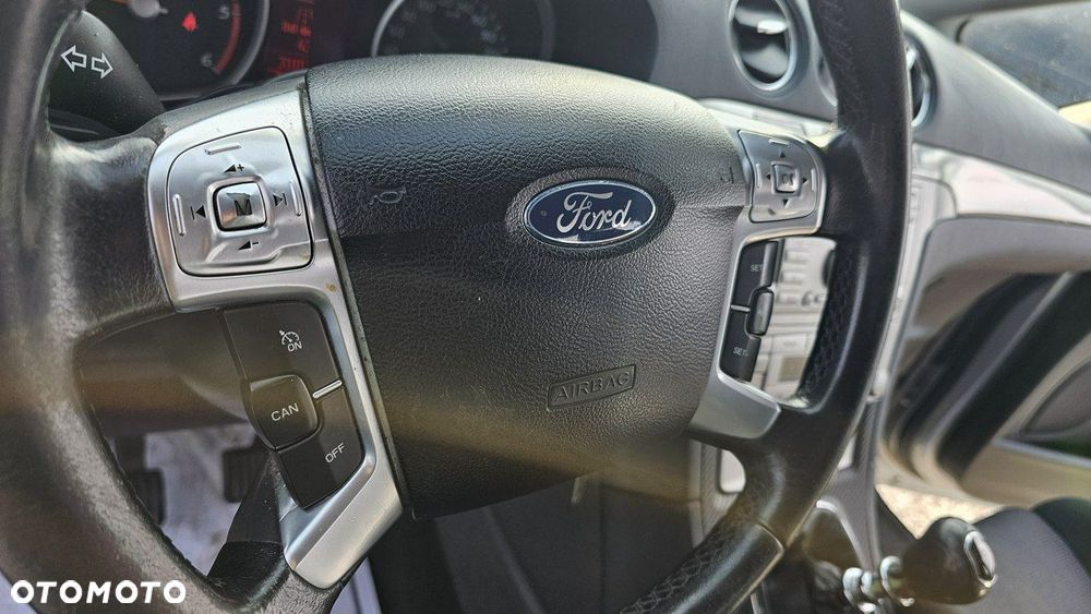 Ford S-Max - 29