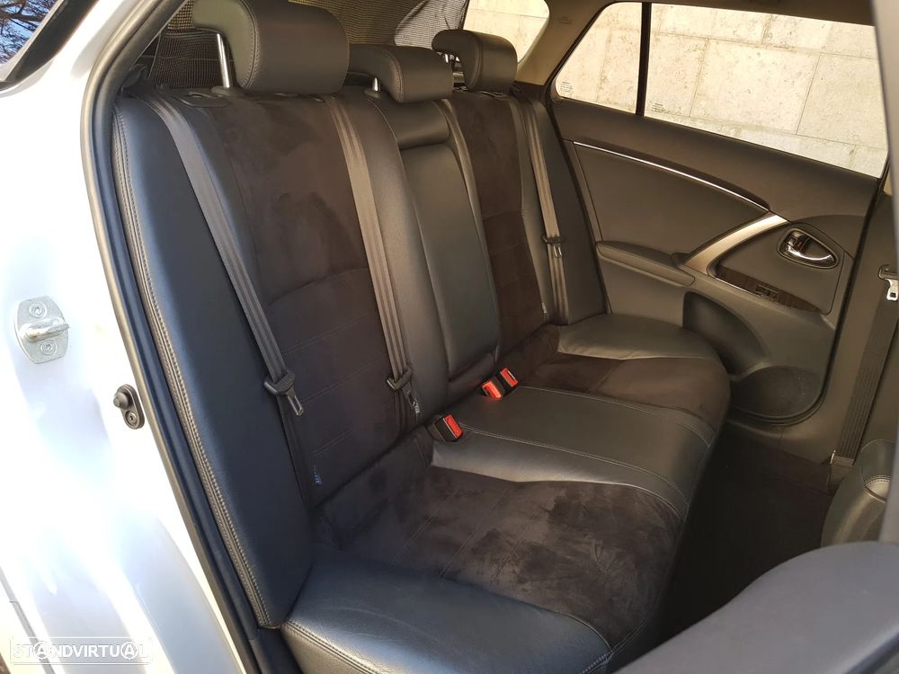 Toyota Avensis SW 2.0 D-4D Luxury+Navi - 41