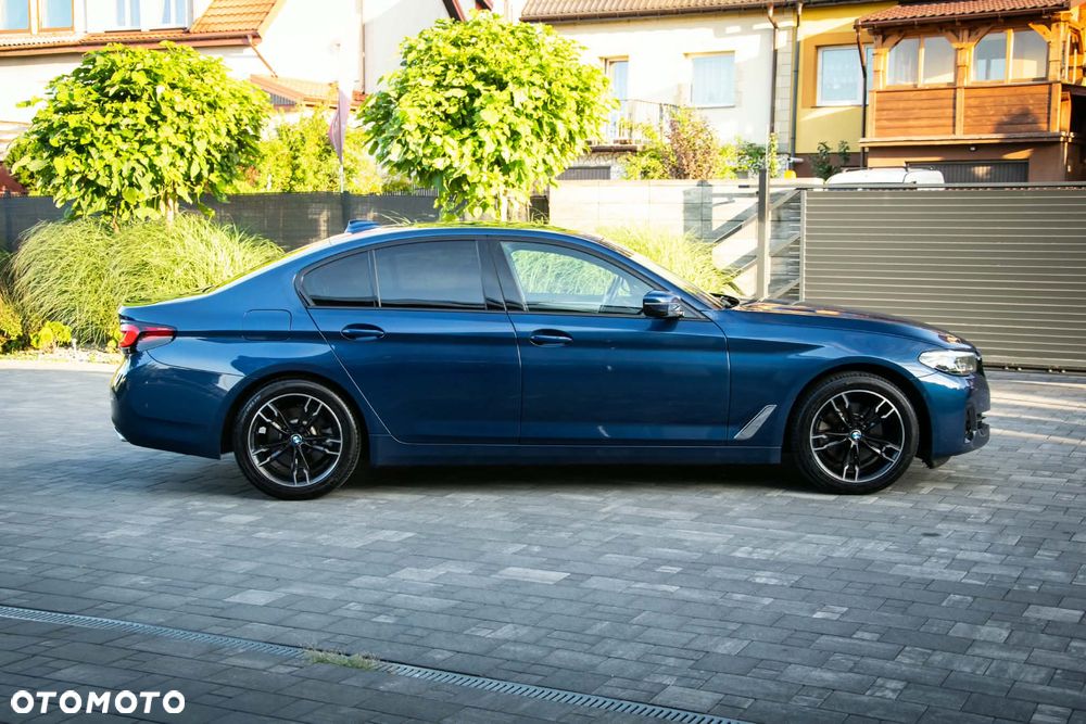 BMW Seria 5 520d MHEV - 12