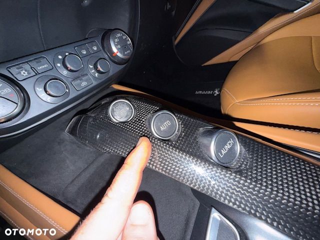 Ferrari California T - 28