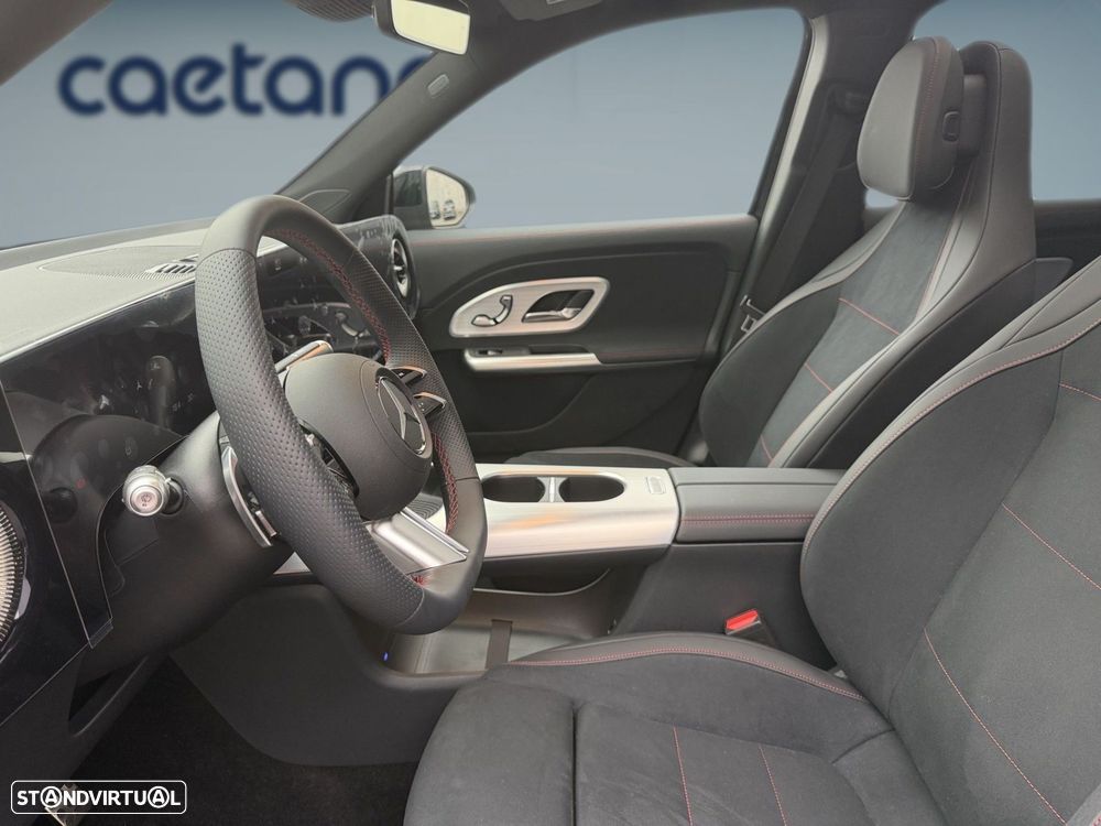 Mercedes-Benz GLB 220 - 13