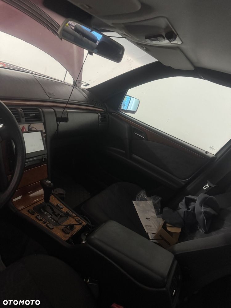 Mercedes-Benz Klasa E - 4