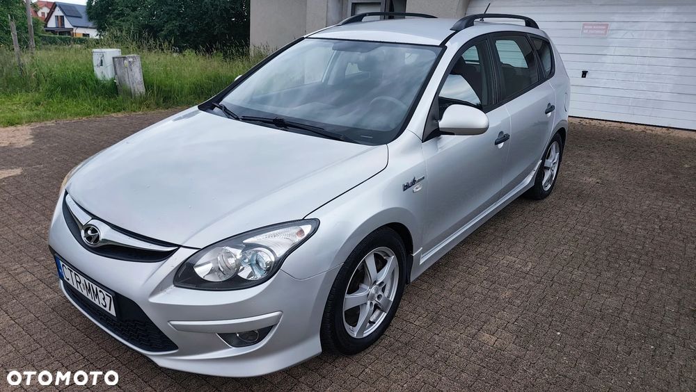 Hyundai i30 blue 1.6 CRDi Premium - 3