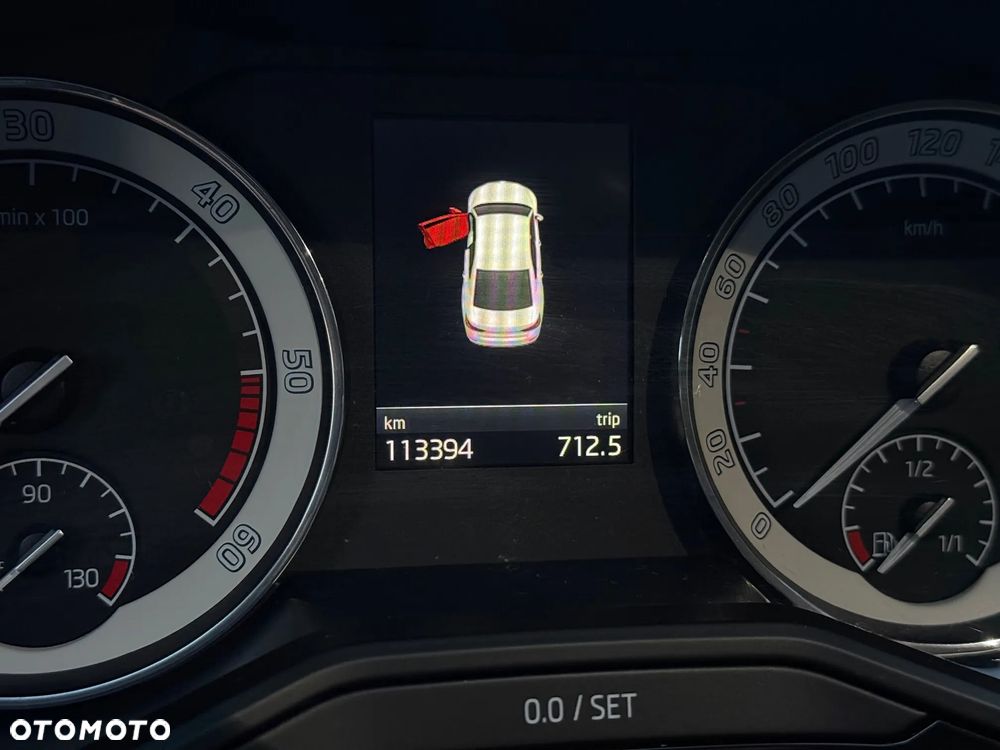 Skoda Superb 2.0 TDI SCR 4x4 Style DSG - 8