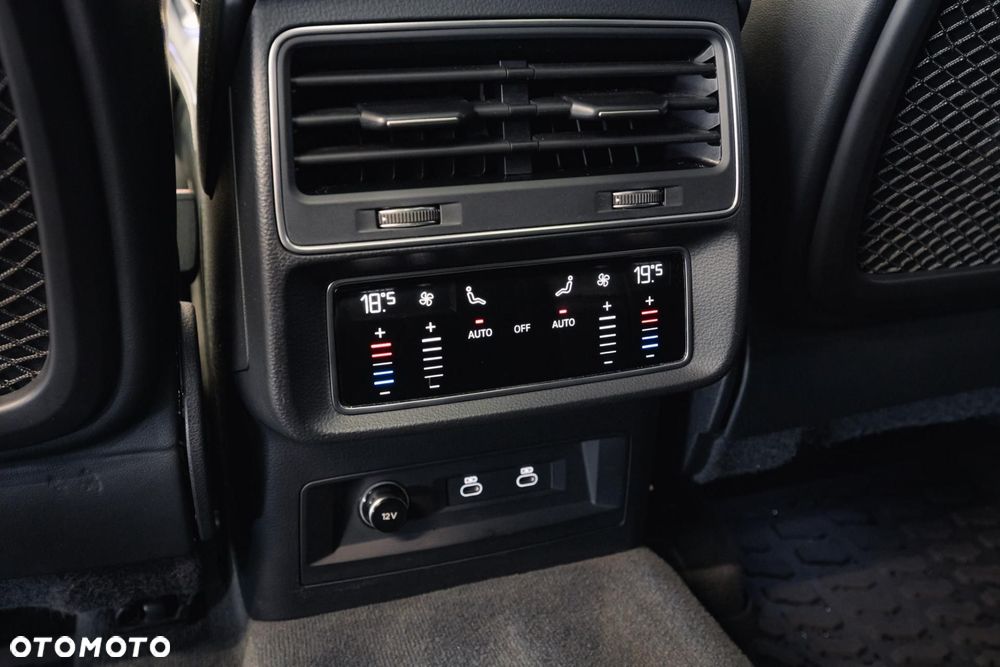 Audi SQ8 - 36