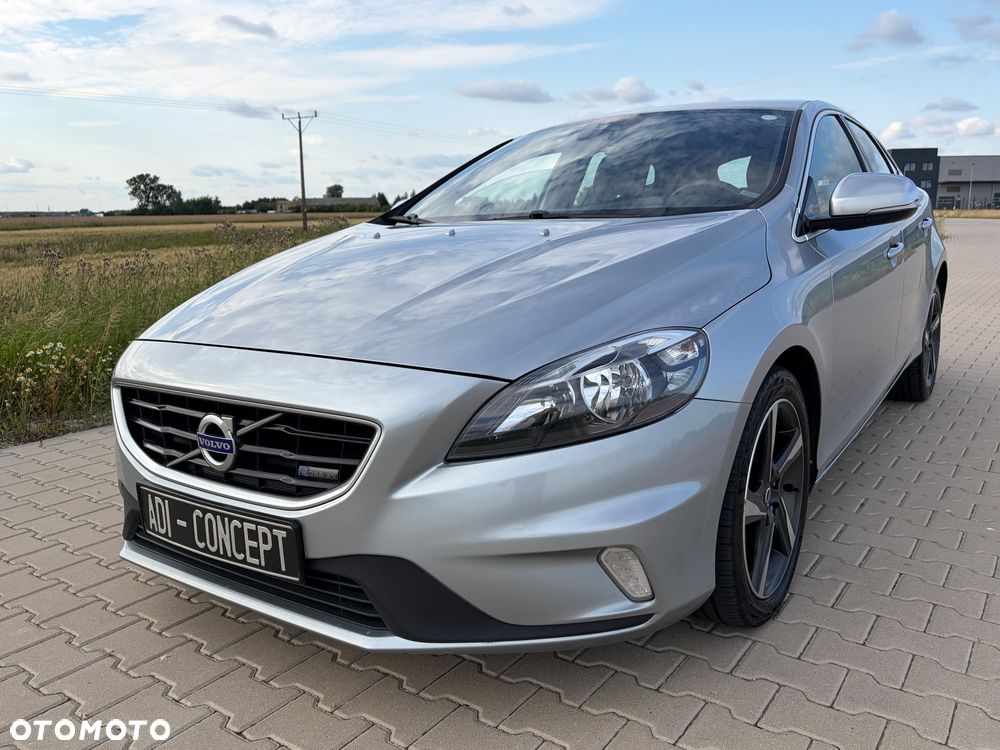 Volvo V40 D3 R Design - 12