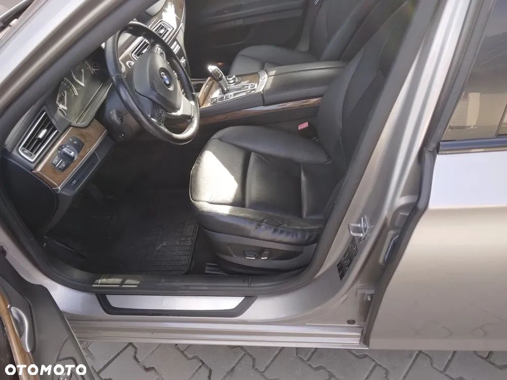 BMW Seria 7 730d Blue Performance - 8